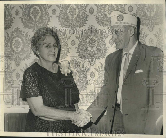 1966 Press Photo Disabled American Veterans auxiliary commanders shake hands