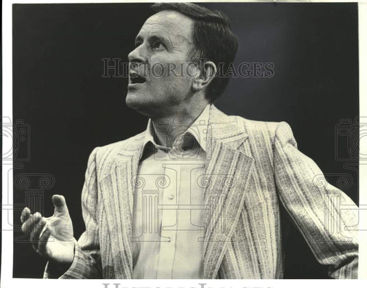 1981 Press Photo Alec McCowen in his solo performance of St. Mark's Gospel - Historic Images