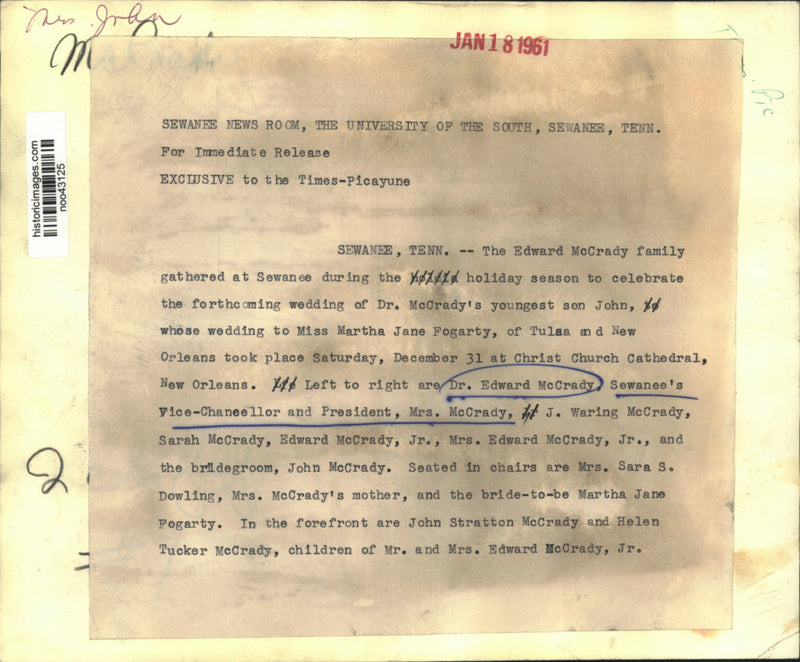 Load image into Gallery viewer, 1961 Press Photo The Edward McCrady family gathered at Sewanee, Tennessee

