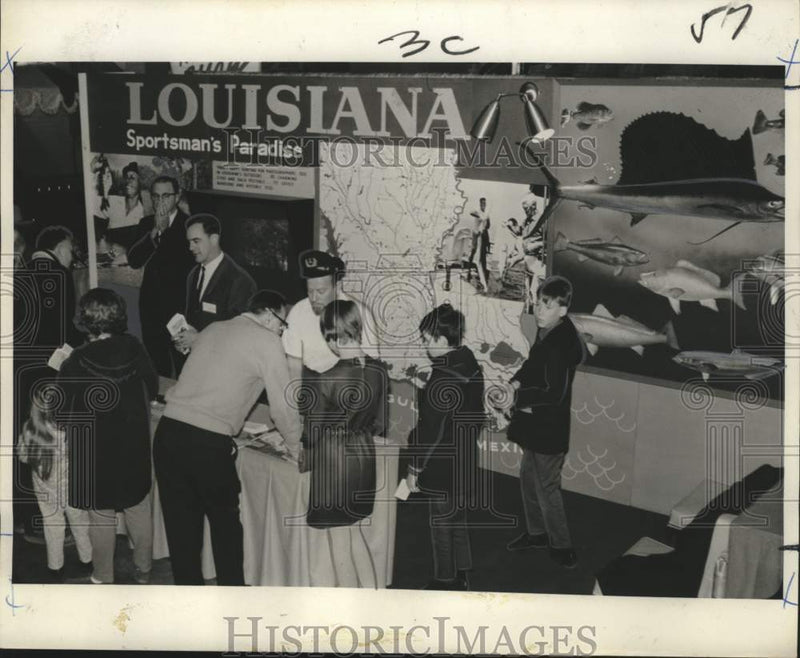 Load image into Gallery viewer, 1968 Press Photo Louisiana Booth at the Chicago Sportsmen's and Vacation Show

