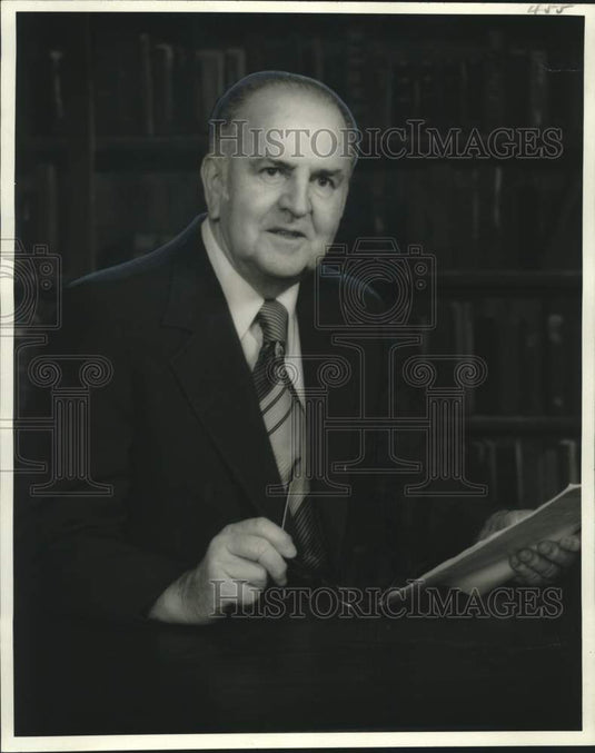 1977 Press Photo Jules Maitre, Vice President of Commercial Bank & Trust Company- Historic Images