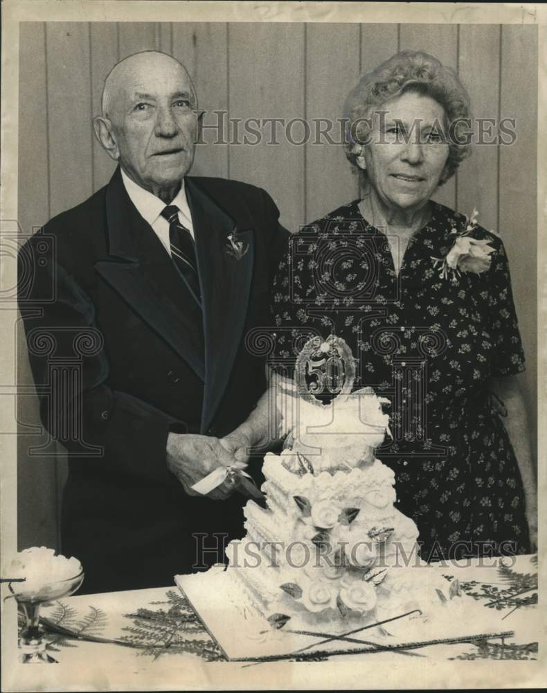 Load image into Gallery viewer, 1969 Press Photo Mr. &amp; Mrs. Joseph Manfre, celebrate 50th wedding anniversary
