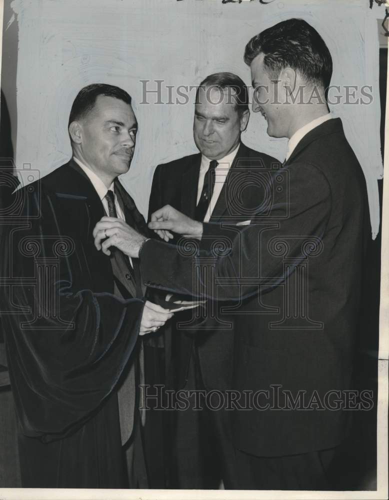 Load image into Gallery viewer, 1961 Press Photo Senator O'Keefe &amp; Joseph Casey Help New Judge David MacHauer
