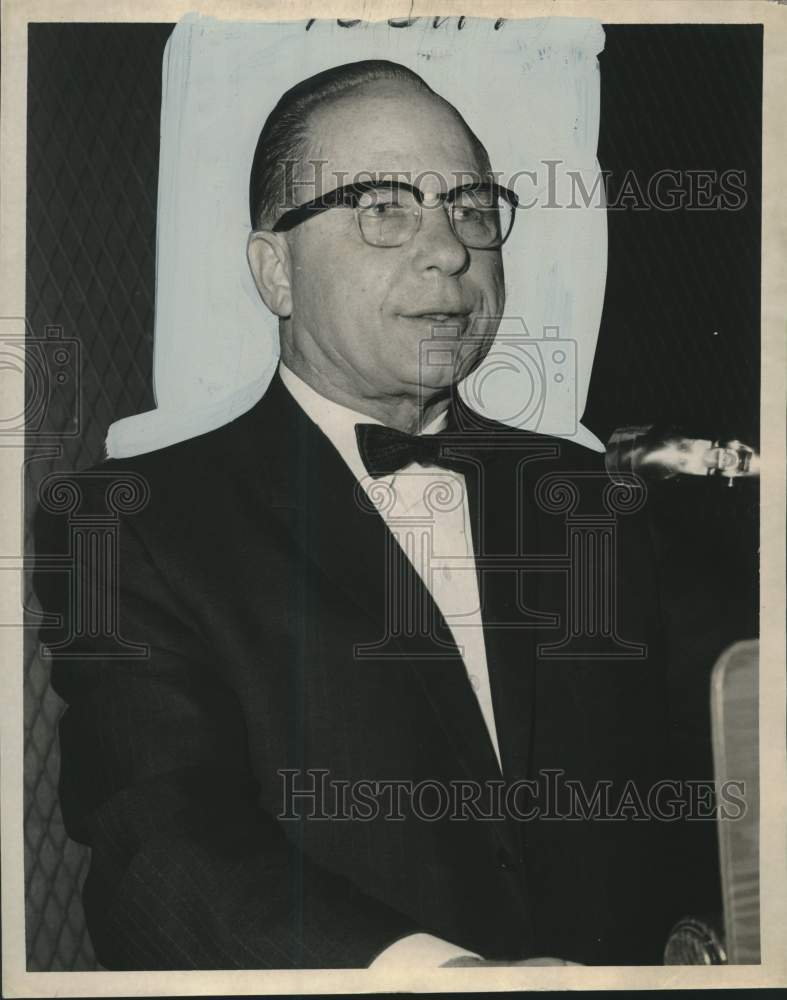 1968 Press Photo Wade O. Martin addressing the Louisiana Insurance Conference- Historic Images