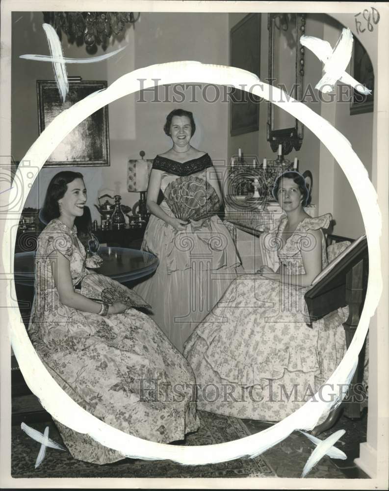 1956 Press Photo Mrs. W. Harris, Mrs. R. Kuhn &amp; Mrs. McCullar at Spring Fiesta- Historic Images