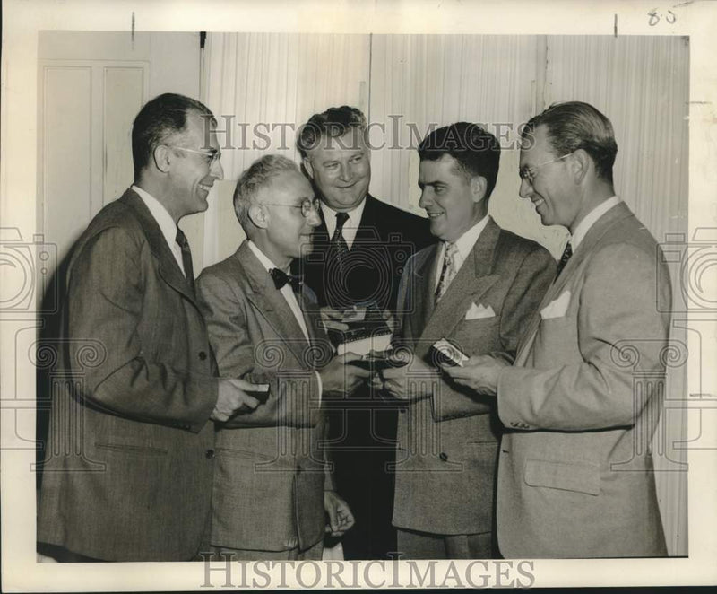 Load image into Gallery viewer, 1951 Press Photo Amateur radio operators honored at New Orleans Country Club
