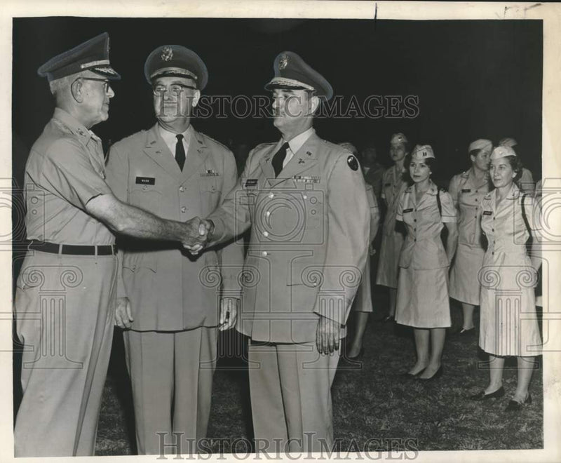 Load image into Gallery viewer, 1962 Press Photo Welcome ceremonies 337th Reserve Dental Detachment at Fort Polk
