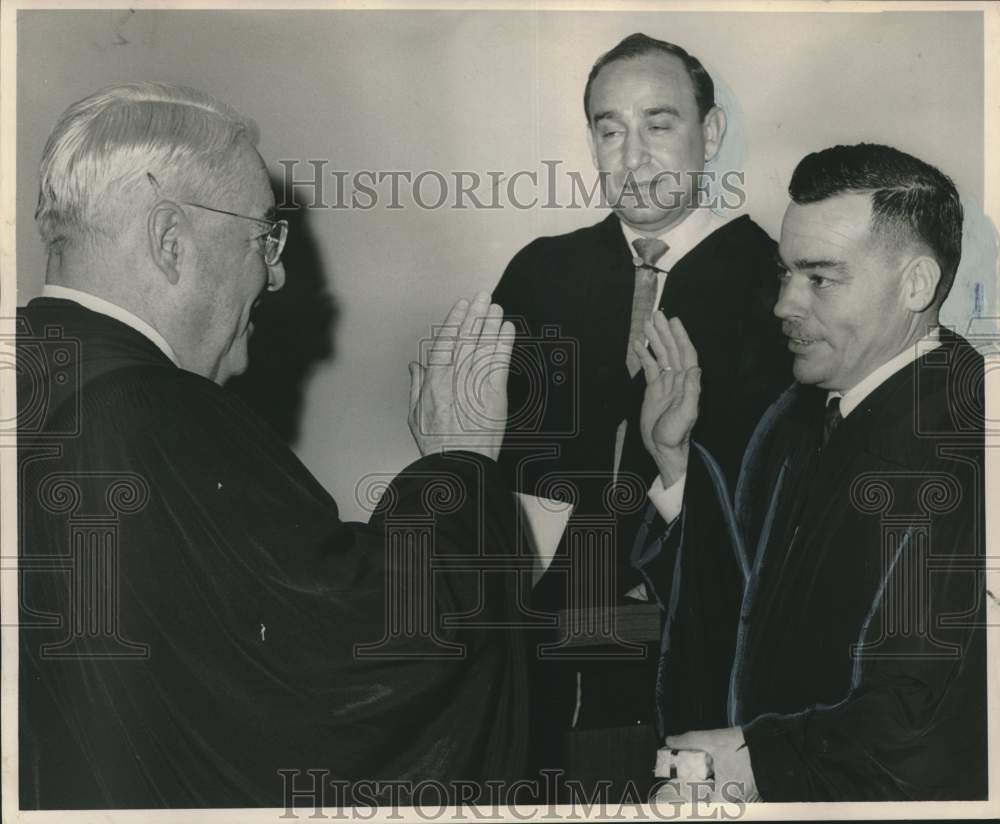 1963 Press Photo Judges Andrew Bucaro & David Machauer Sworn In for New Terms