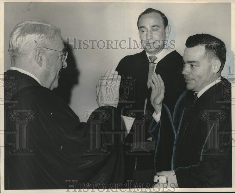 Load image into Gallery viewer, 1963 Press Photo Judges Andrew Bucaro &amp; David Machauer Sworn In for New Terms
