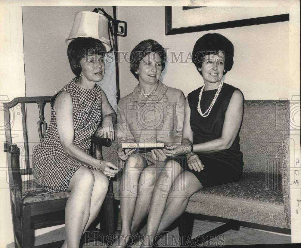 1968 Press Photo Mothers of Members of Kappa Alpha Order at Annual Tea- Historic Images