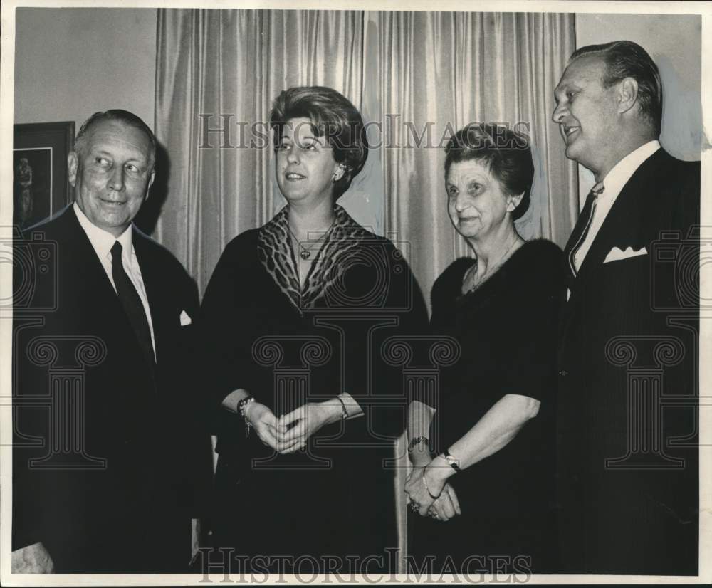 1965 Press Photo Party for the cast of "Tannhauser" at Hans Marmann residence- Historic Images