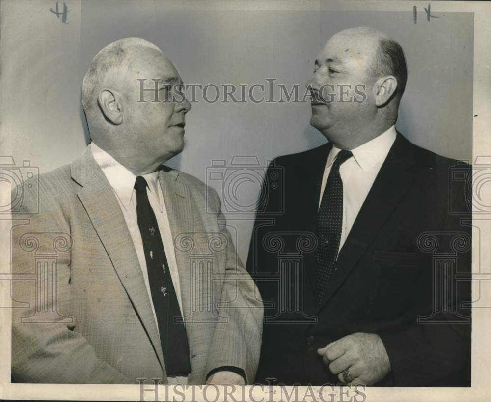 1958 Press Photo Judge Leo W. M&#39;Cune and Captain J.R. Ayers Junior - noo44359