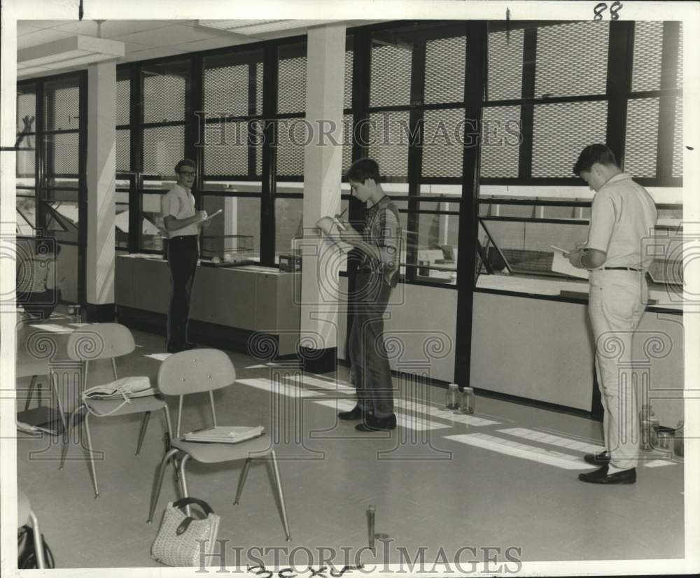 1966 Press Photo Guy Helmer &amp; Johnny Redondo of John F. Kennedy High School- Historic Images