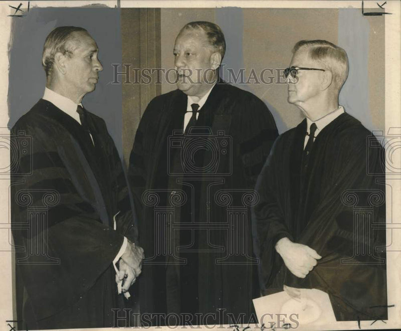 Load image into Gallery viewer, 1969 Press Photo Custave Levy, Dr. Albert Dent, Cleanth Brooks- Honorary Degree
