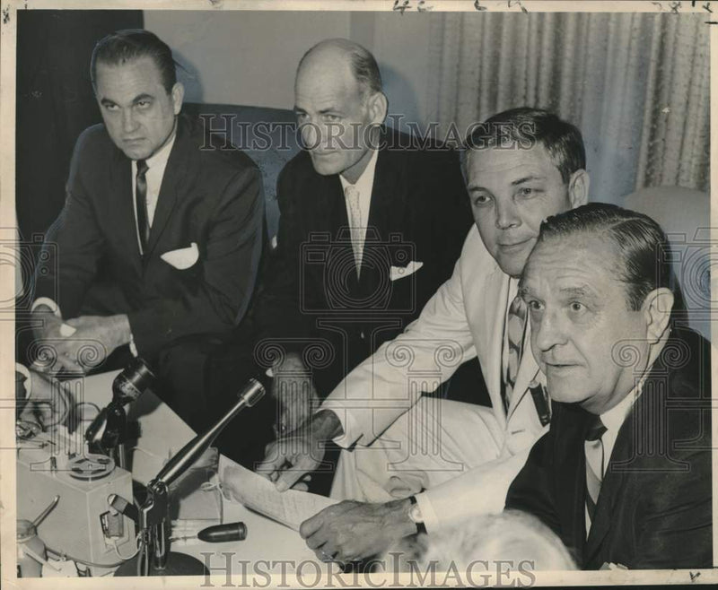 Load image into Gallery viewer, 1964 Press Photo Governors of four other Southern states at the Roosevelt Hotel
