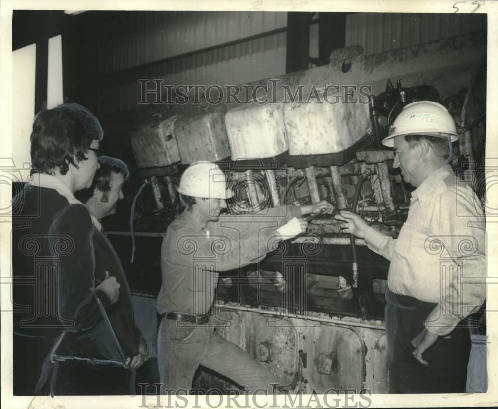 1973 Press Photo  On-the-job training activities at J. Ray McDermott Inc. - Historic Images