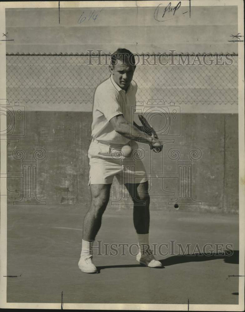 1964 Press Photo Tennis player Chuck McKinley - noo44718- Historic Images