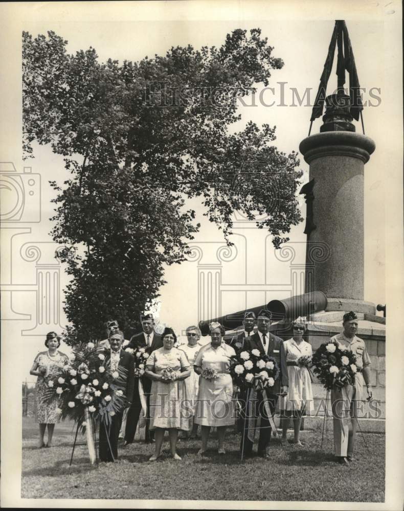 1967 Press Photo Memorial Day ceremonies at Chalmette National Cemetery