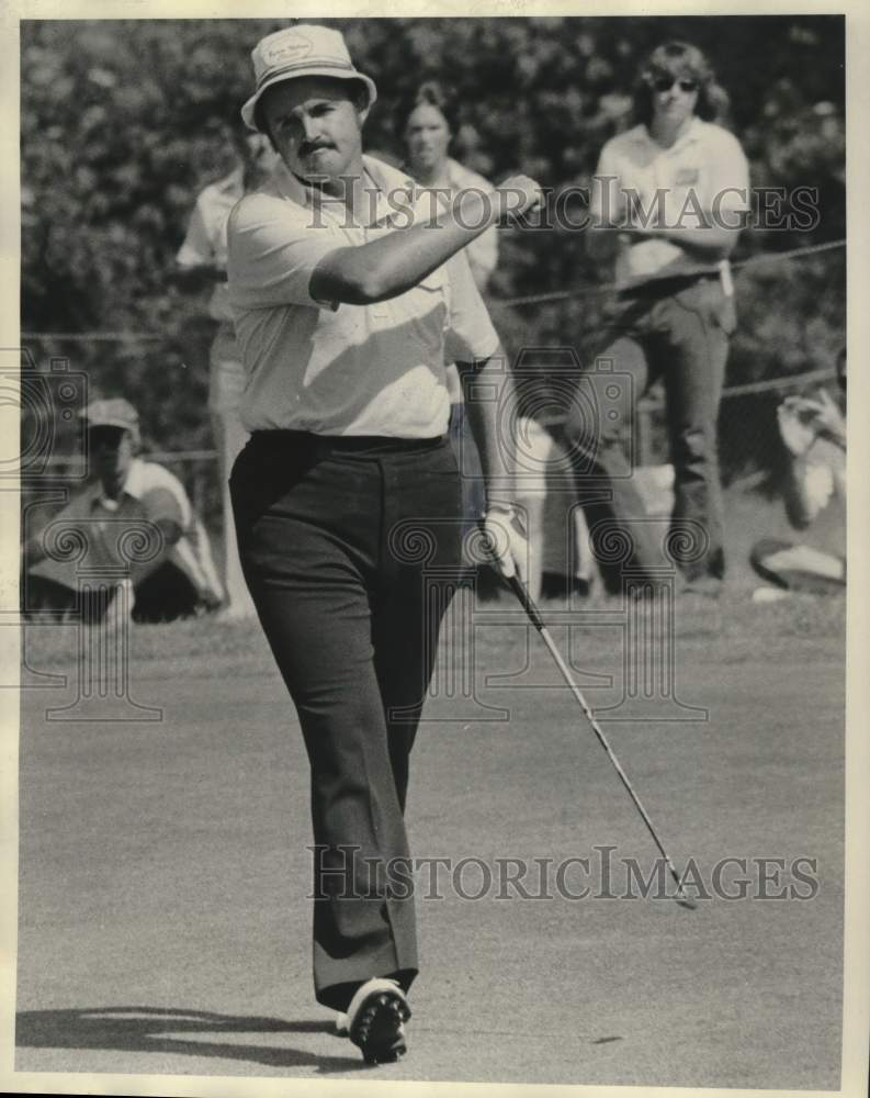 1975 Press Photo Steve Melnyk golfs at New Orleans Open - noo44760- Historic Images