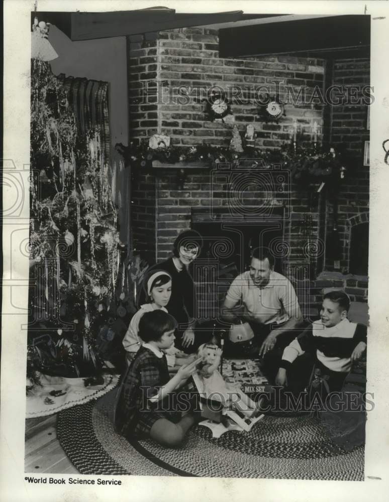 1968 Press Photo Christmas at Astronaut Jim Lovell&#39;s house - noo44836