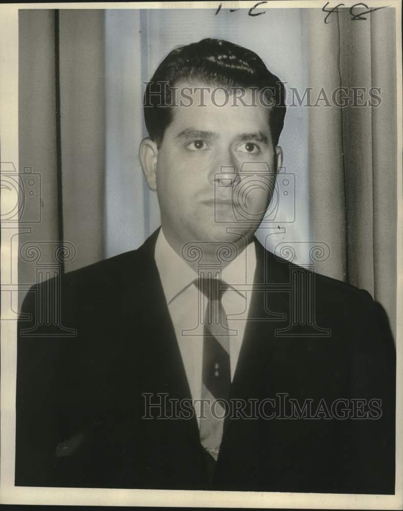 Load image into Gallery viewer, 1966 Press Photo Jorge Mas, propaganda chief, Representatives of Cuban Exiles
