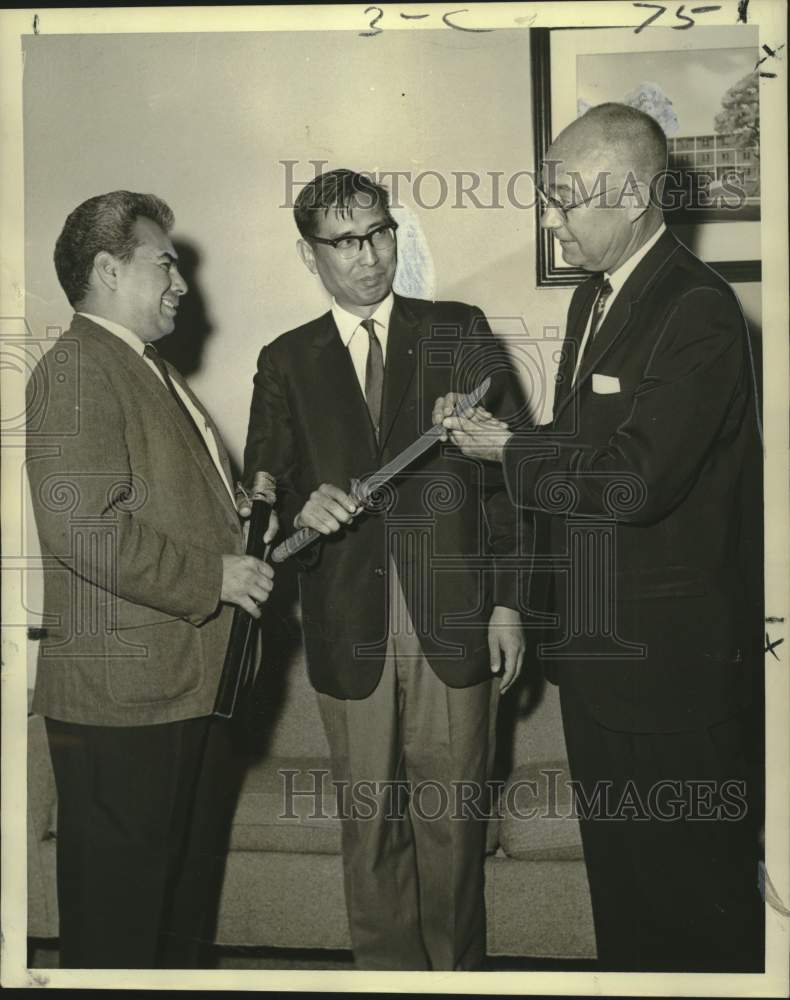 Load image into Gallery viewer, 1967 Press Photo Japanese Educator visits University of Southern Mississippi
