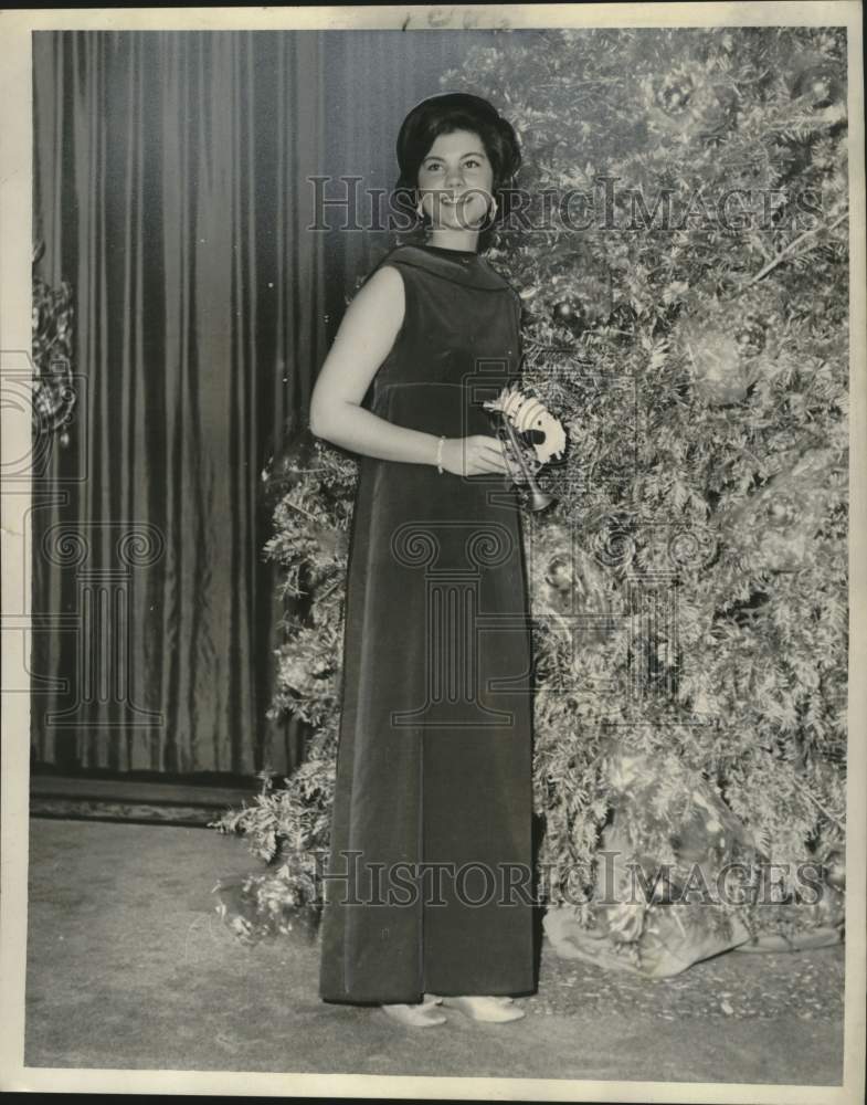 1968 Press Photo Debutante Myra Menville at Dixieland Jazz party given for her