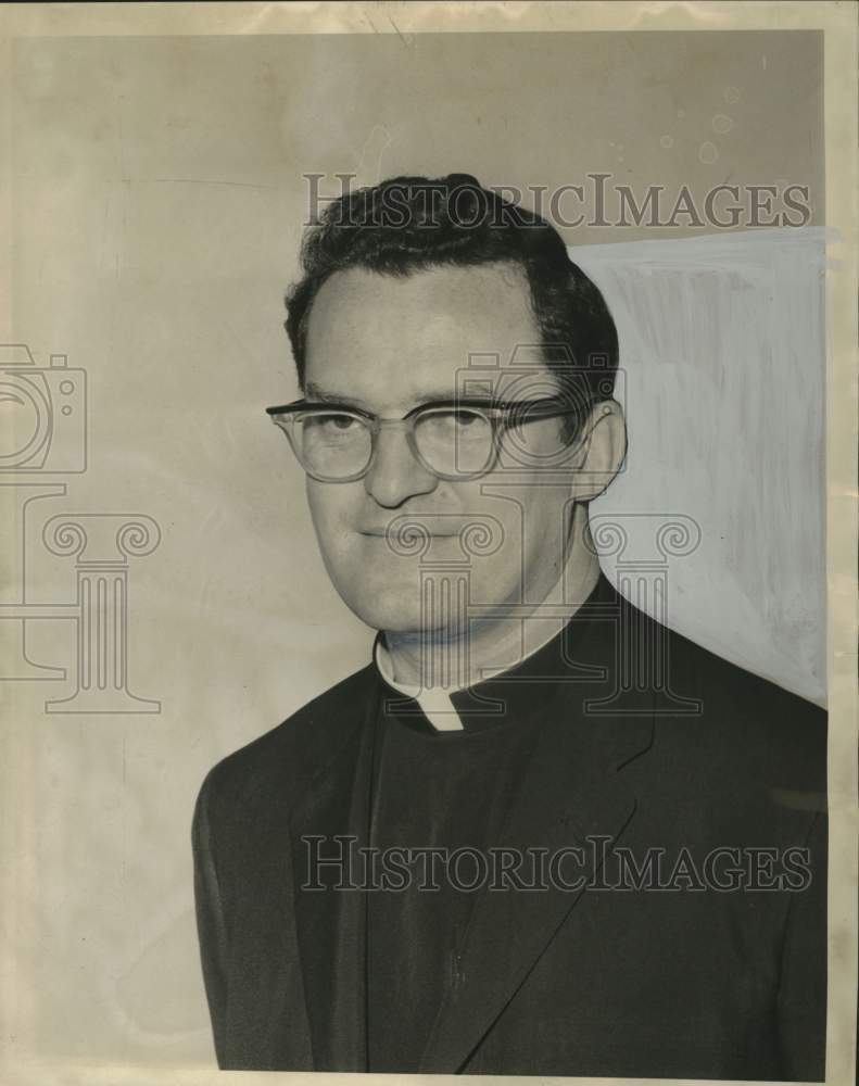 Load image into Gallery viewer, 1964 Press Photo Reverend William McNamara, Spiritual Life Institute of America
