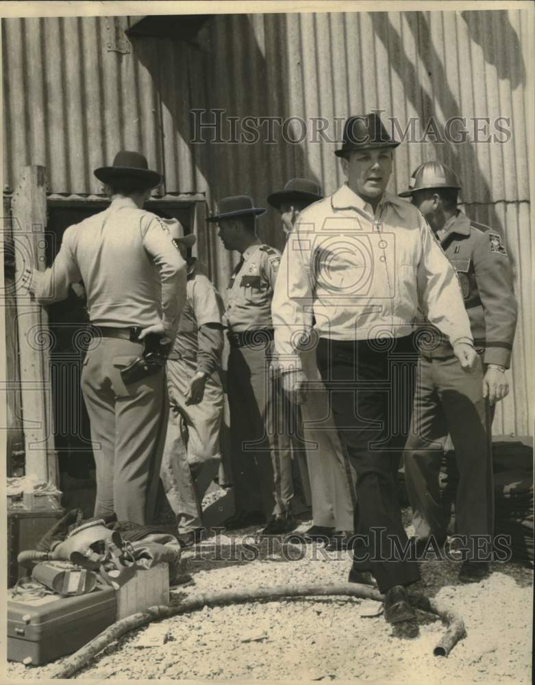 1968 Press Photo Governor John J. McKeithen, Calumet mine shaft with trapped men