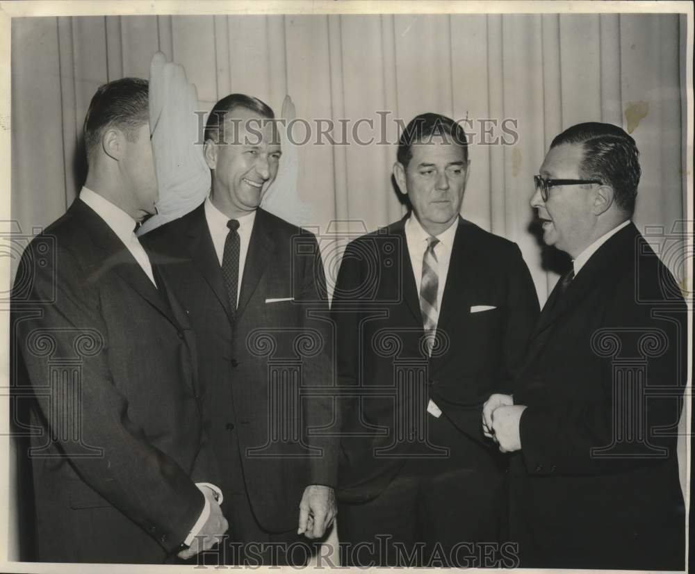 1963 Press Photo Dr. Gordon McKinley with New Orleans Businessmen- Historic Images