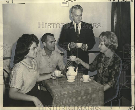 1963 Press Photo Mary Anne Molero and cast rehearse "The Tender Trap"- Historic Images
