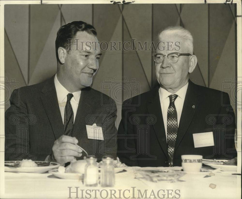 Load image into Gallery viewer, 1961 Press Photo Southern Pulpwood Conservation Assoc. officers in New Orleans
