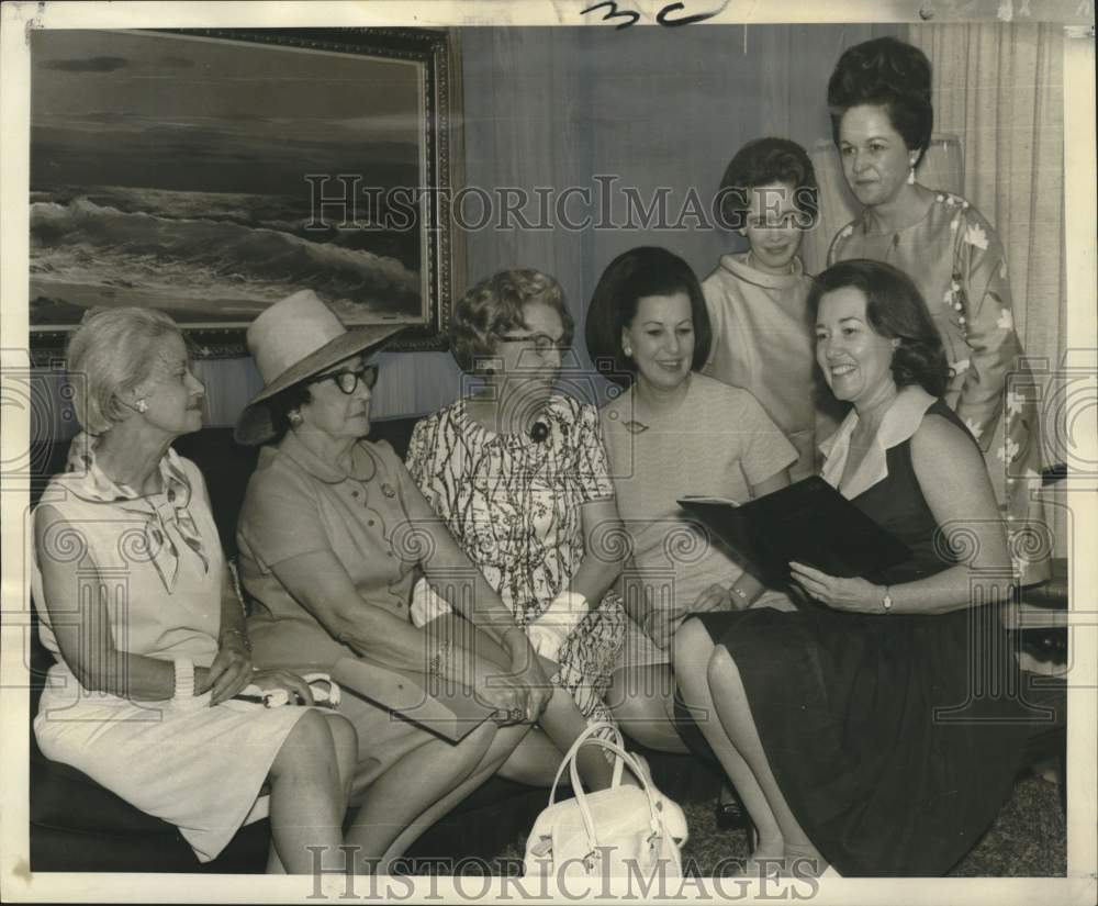 1968 Press Photo Women&#39;s Guild of the New Orleans Opera House Association- Historic Images