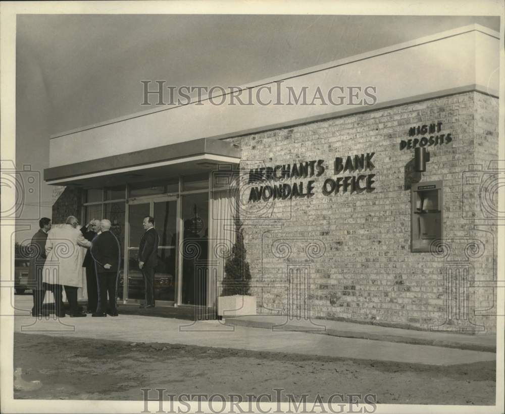 1966 Press Photo Opening of Merchants Trust and Savings Bank in Avondale Branch