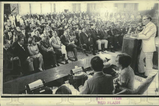 1969 Press Photo Governor John J. McKeithen addressing the Legislature