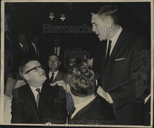 1964 Press Photo John J. McKeithen meeting with Parish Legislators at Monteleone