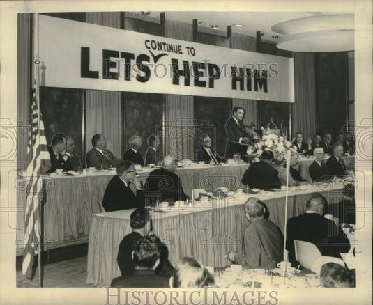 1965 Press Photo Governor John McKeithen address Louisiana Chamber of Commerce