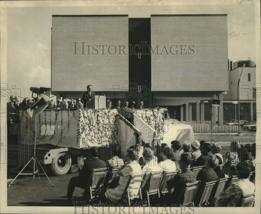 1968 Press Photo Governor John J. McKeithen at Methodist Hospital opening