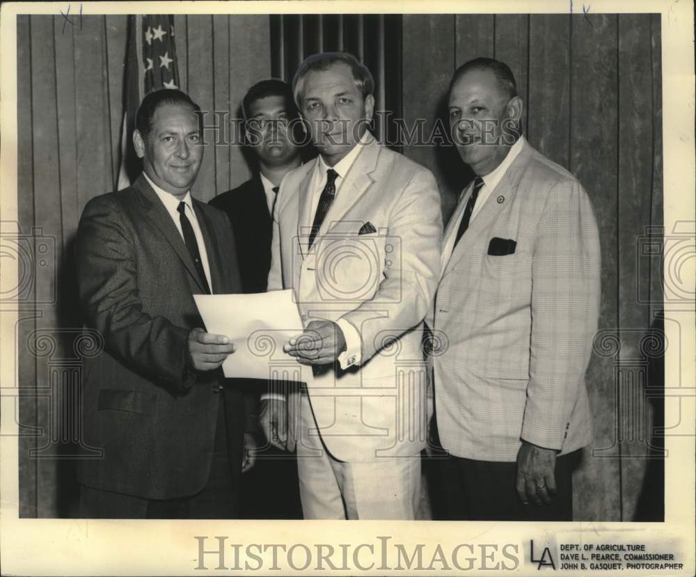 1968 Press Photo Governor John J. McKeithen proclaims Babe Ruth Week- Historic Images