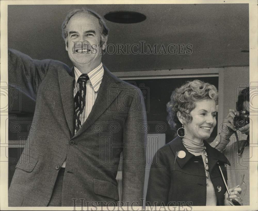 1972 Press Photo Senator George McGovern & wife in Louisiana - noo45961
