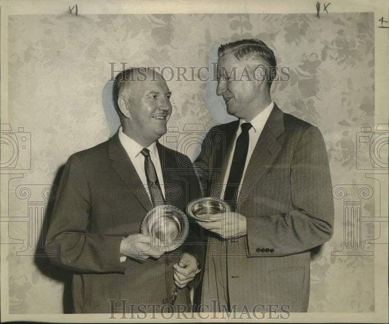 Load image into Gallery viewer, 1960 Press Photo Robert Newman &amp; Ben McKown, Crescent City Bridge championship
