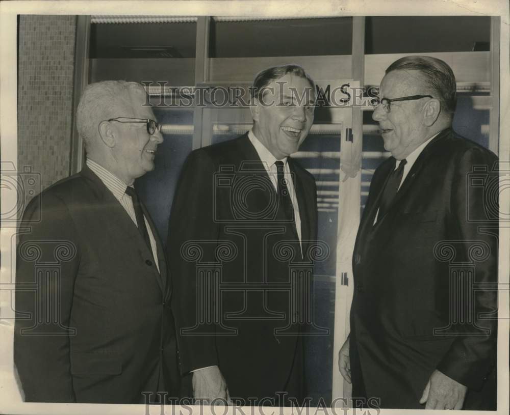 1966 Press Photo Louisiana Governor and State Univ. officials return from trip