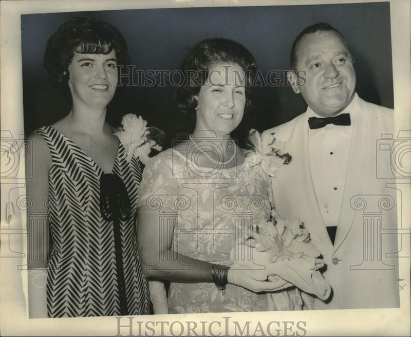 Load image into Gallery viewer, 1965 Press Photo Democratic Party fund-raising dinner at the Roosevelt Hotel
