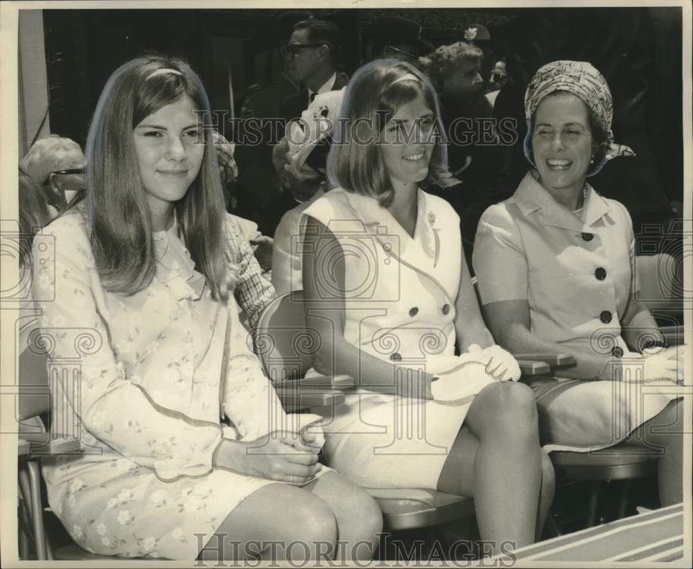 1968 Press Photo First Lady Mrs. John J. McKeithen with daughters - noo46067