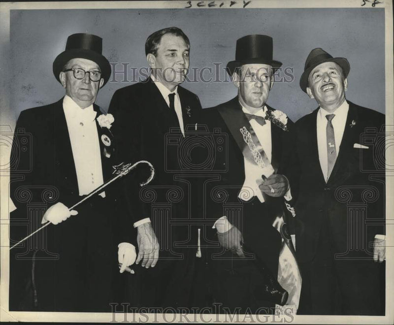 Load image into Gallery viewer, 1967 Press Photo Governor John McKeithen et al at the St. Patrick's Day parade
