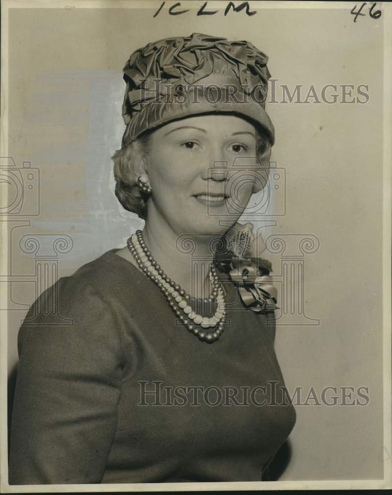 1962 Press Photo Mrs. John J. Landry Jr. of Greater Gentilly Silhouettes
