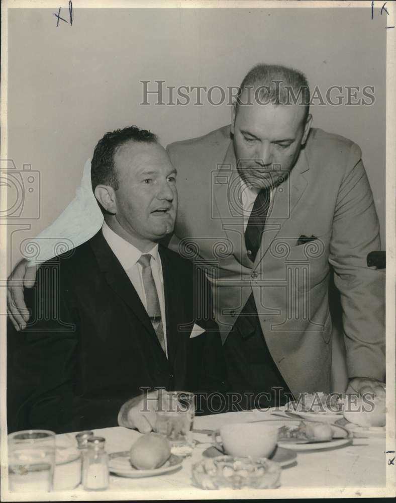 Load image into Gallery viewer, 1963 Press Photo Tommy O'Boyle &amp; Charlie McLendon at Quarterback Club's kickoff
