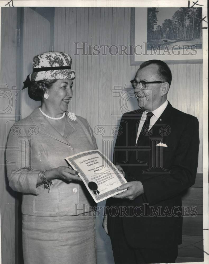Load image into Gallery viewer, 1966 Press Photo Mrs. Ralph J. McDonough presents certificate to Stanley P. Deas
