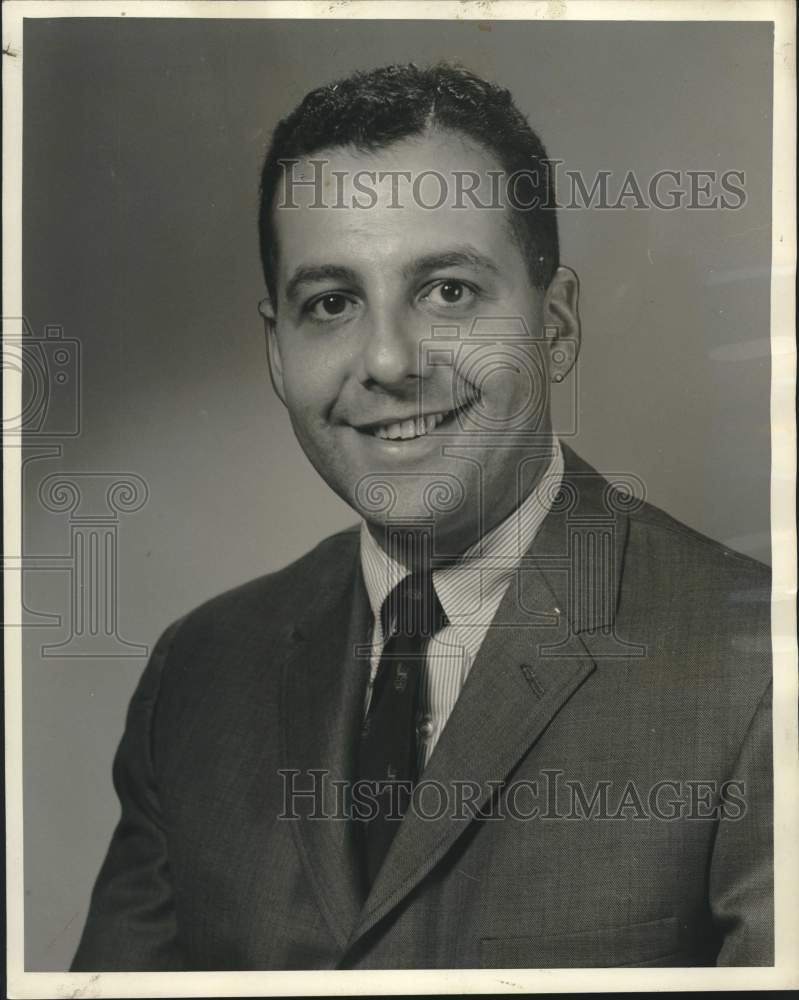 1964 Press Photo Sheldon B. Milchman, Maison Blanche merchandise manager- Historic Images