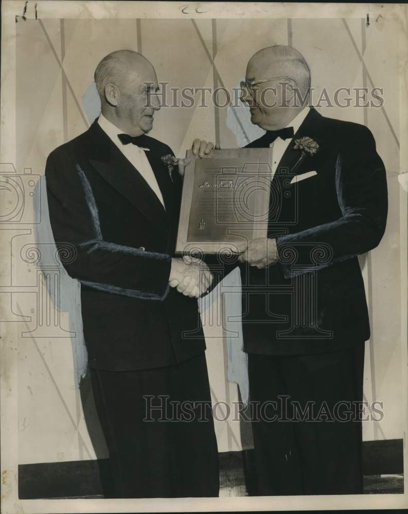 Load image into Gallery viewer, 1957 Press Photo Manuel Mejia receives Theodore Brent Inter-American Award
